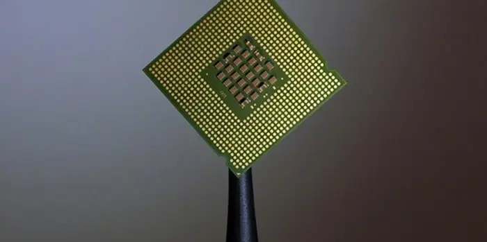Cleanroom static pass box in operation